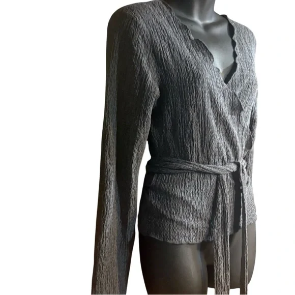 Pilcro Textured Wrap Knit Top Womens size medium black - Picture 4 of 8